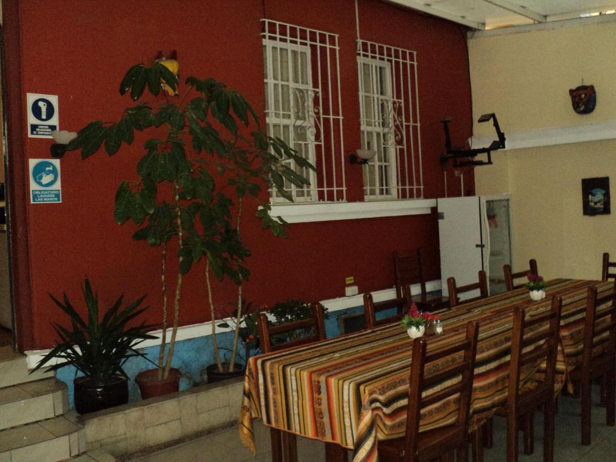 Hostal Bolivar Inn Quito Exterior photo